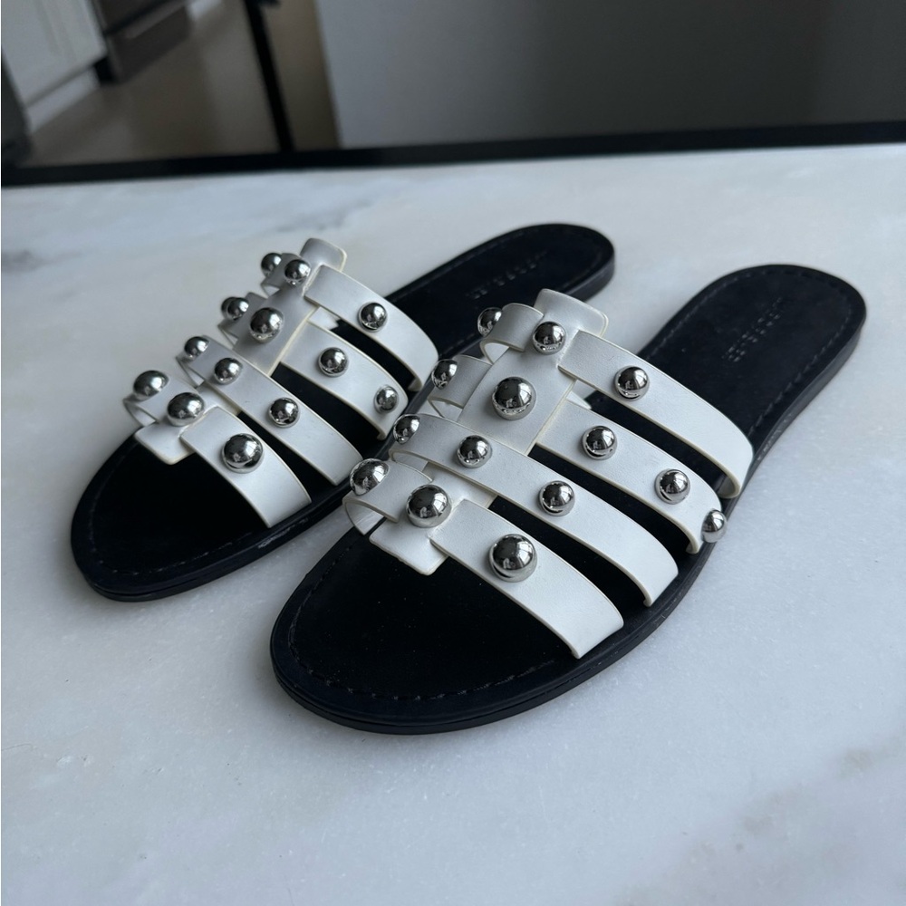 NWOT Marc Fisher Sandals